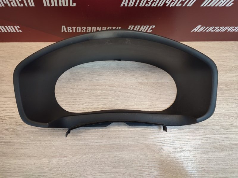 Козырек щитка приборов