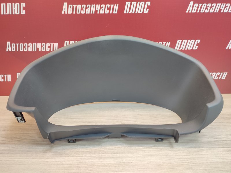 Козырек щитка приборов