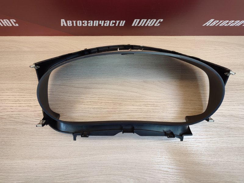 Козырек щитка приборов