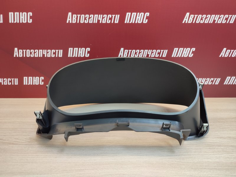 Козырек щитка приборов