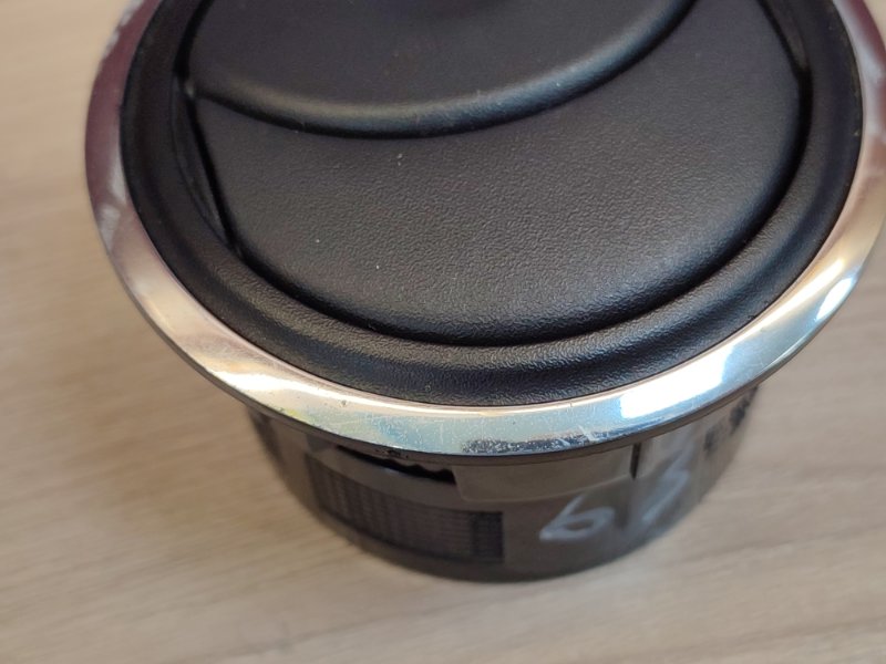 Воздушный дефлектор салона