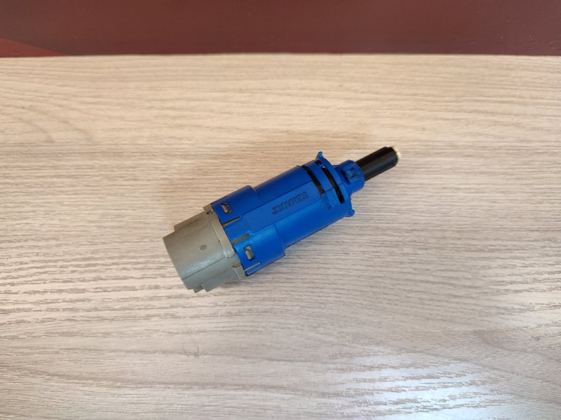 Датчик педали сцепления