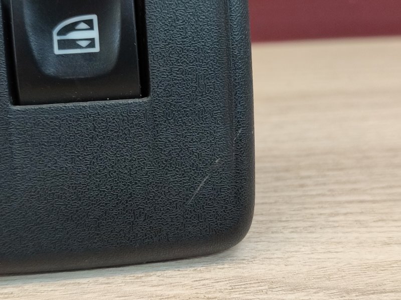 Кнопка стеклоподъемника