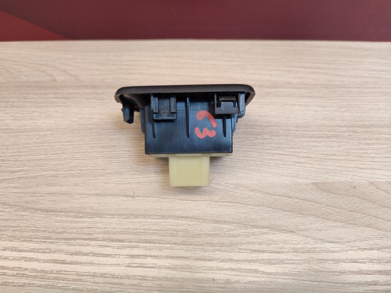 Кнопка стеклоподъемника