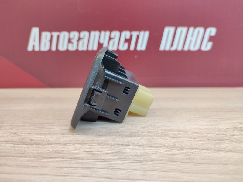 Кнопка стеклоподъемника