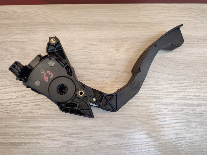 Педаль газа