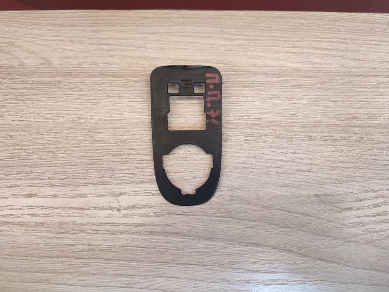 Уплотнитель ручки двери