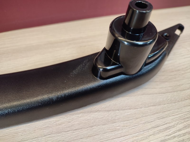 Кронштейн ручки двери