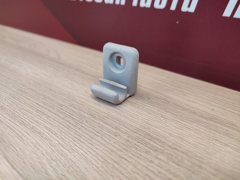 Крепление солнцезащитного козырька