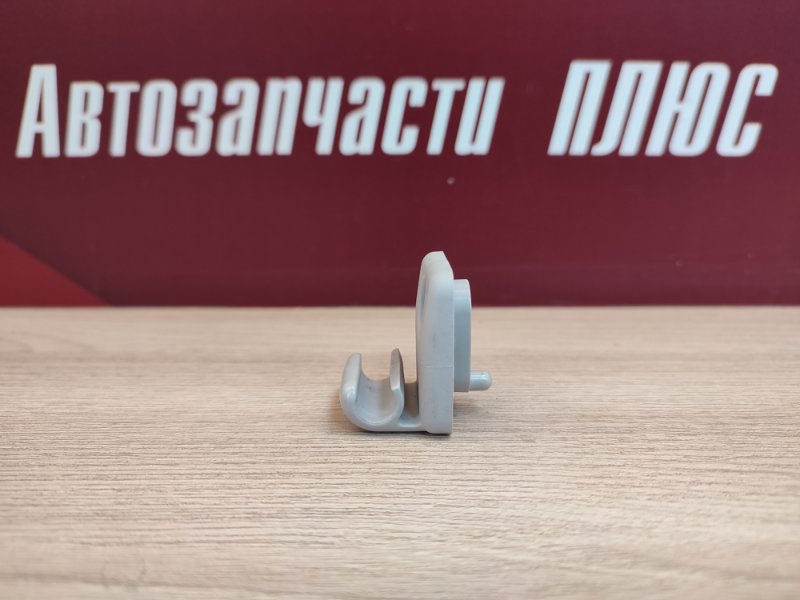 Крепление солнцезащитного козырька