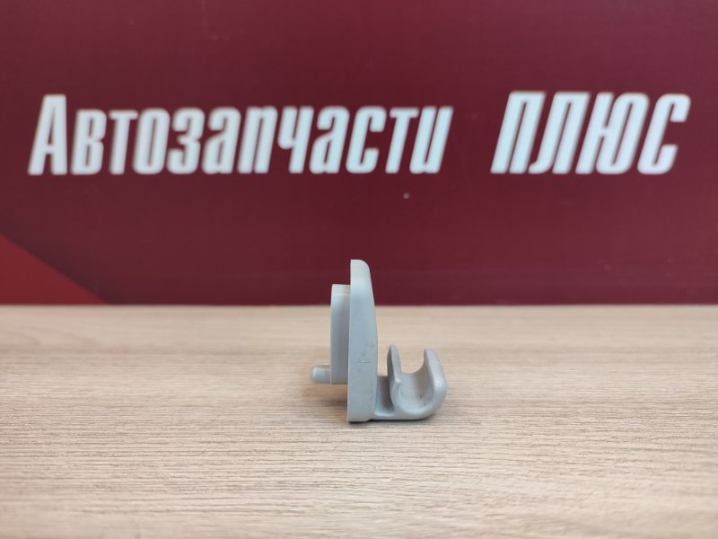 Крепление солнцезащитного козырька