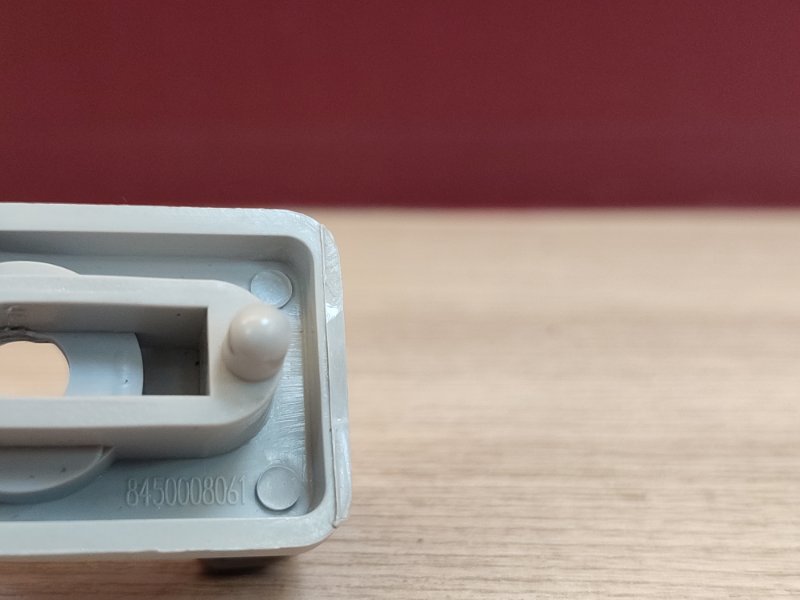 Крепление солнцезащитного козырька