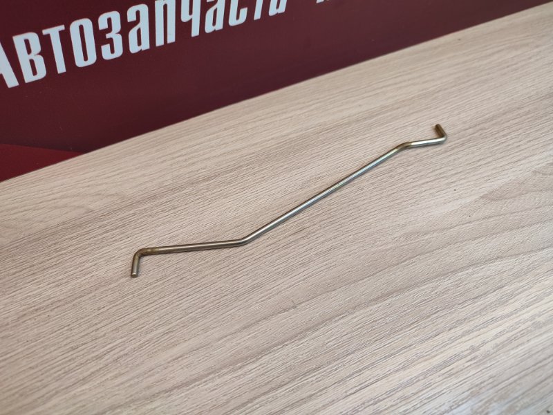 Тяга замка двери