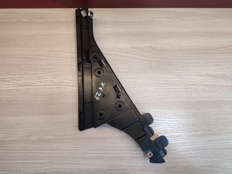 Кронштейн накладки двери