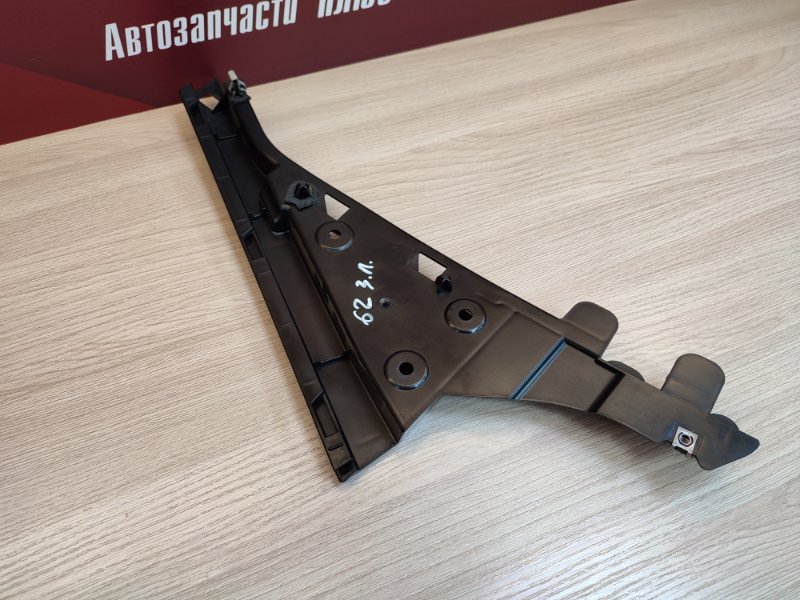 Кронштейн накладки двери