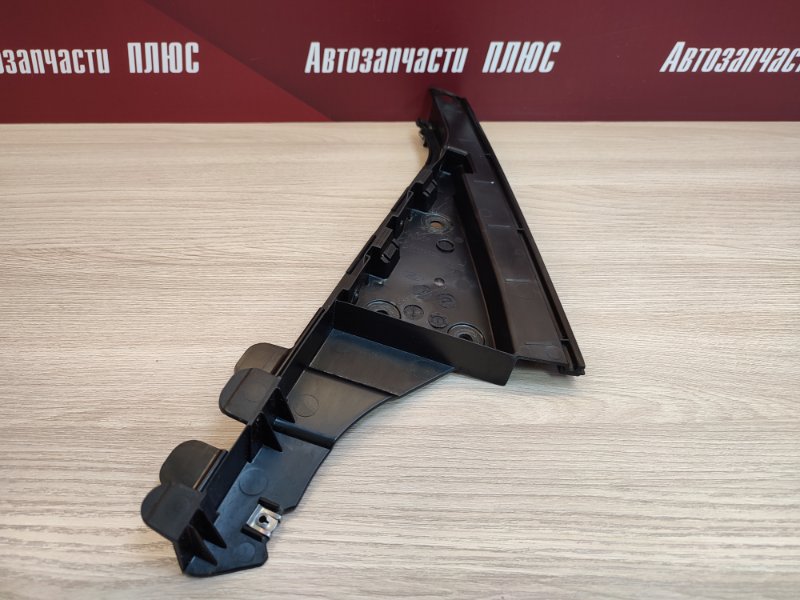 Кронштейн накладки двери