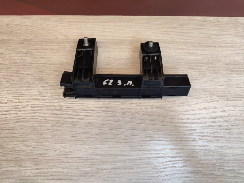 Направляющая стекла двери