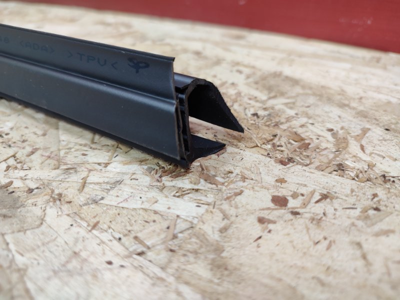 Уплотнитель стекла двери внутренний