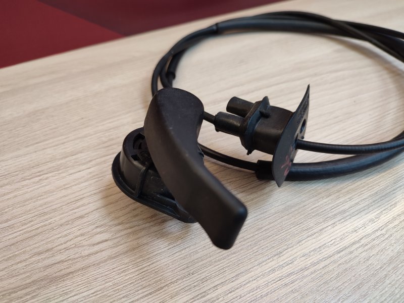 Трос замка капота