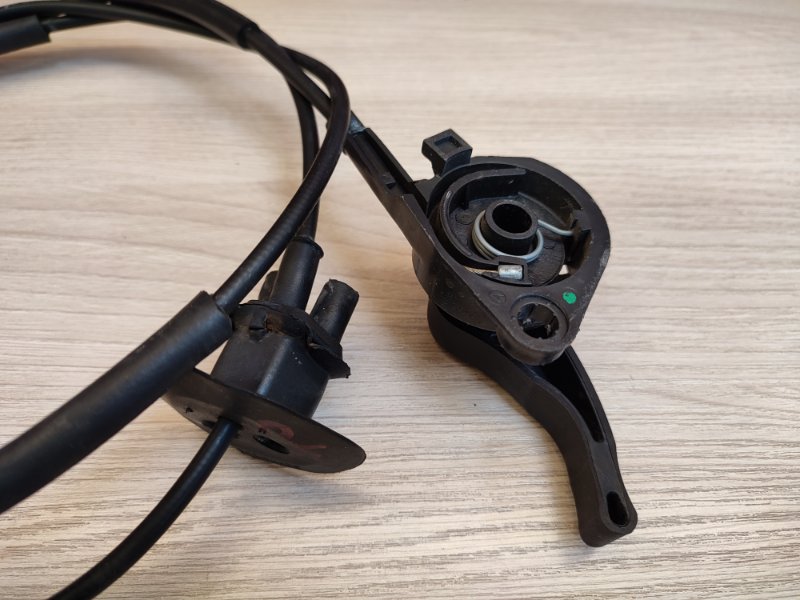 Трос замка капота