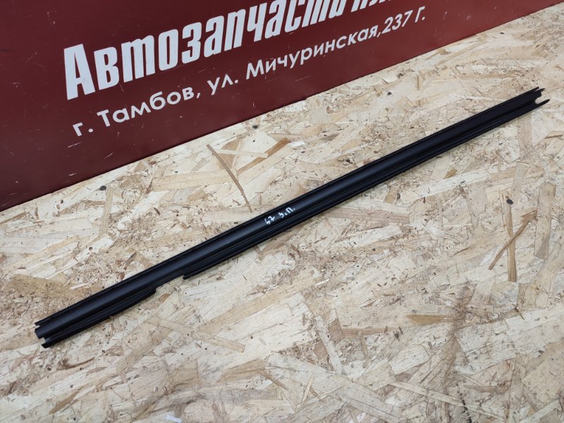 Уплотнитель стекла двери внутренний