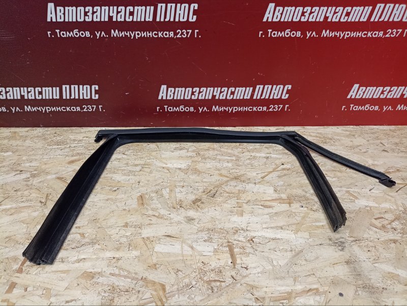 Уплотнитель рамки двери