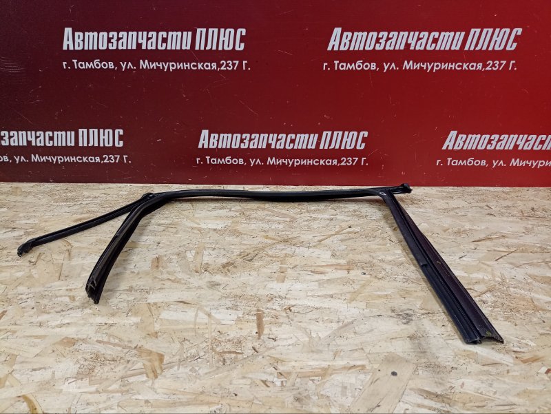 Уплотнитель рамки двери