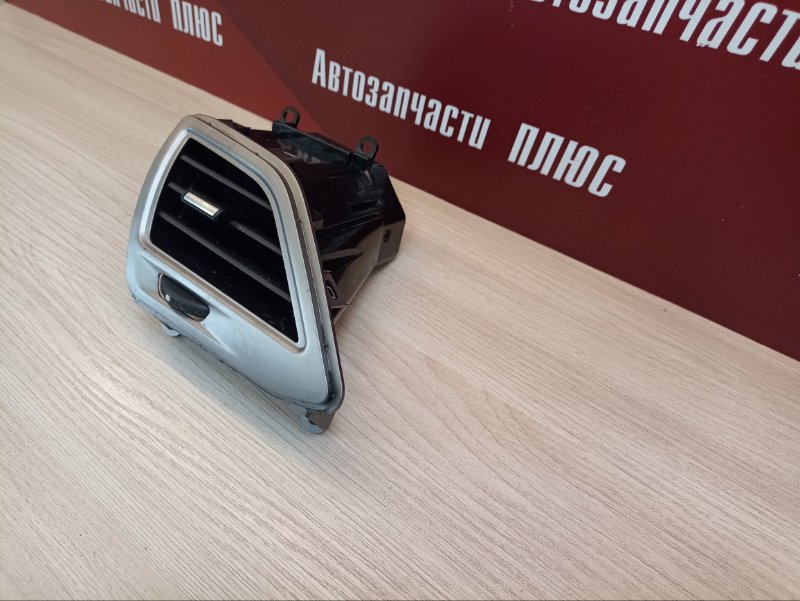 Воздушный дефлектор салона