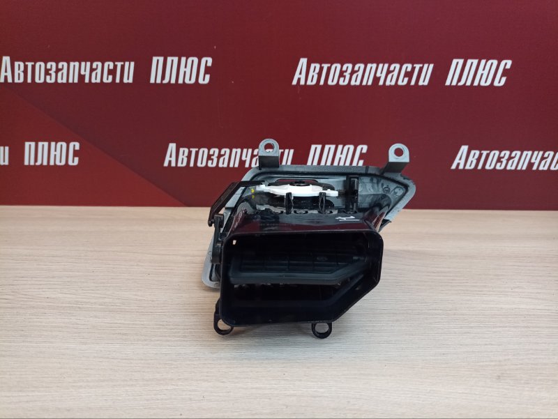 Воздушный дефлектор салона