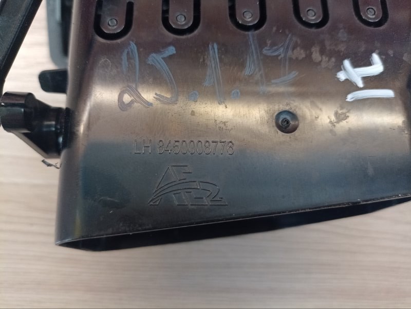 Воздушный дефлектор салона