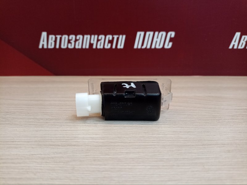 Плафон подсветки номера