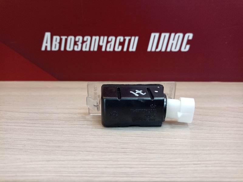 Плафон подсветки номера