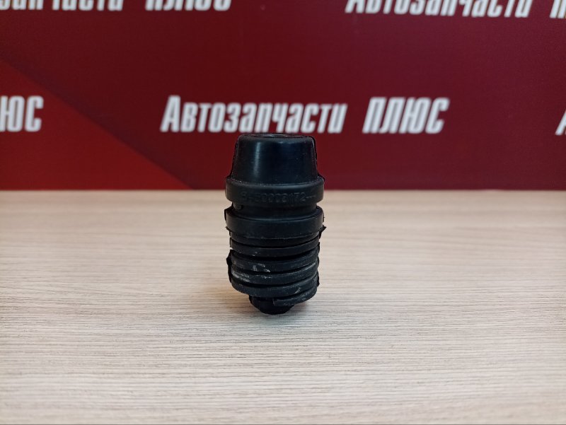 Отбойник капота