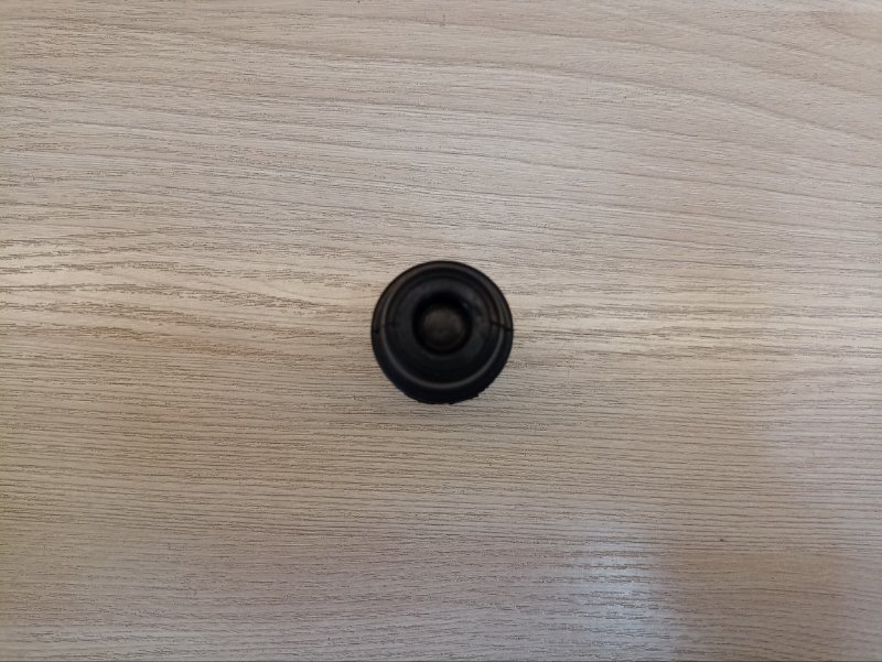 Отбойник капота