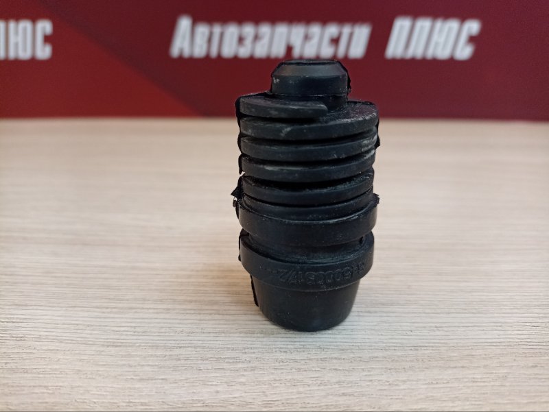 Отбойник капота