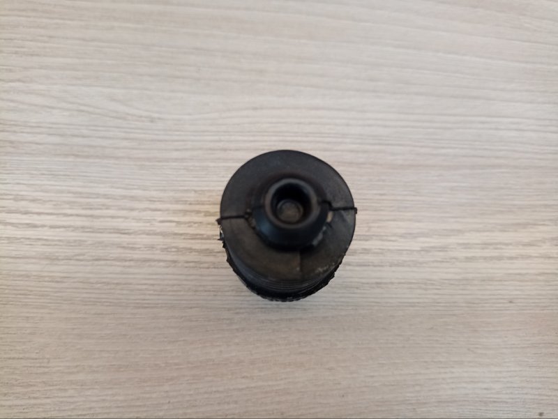 Отбойник капота