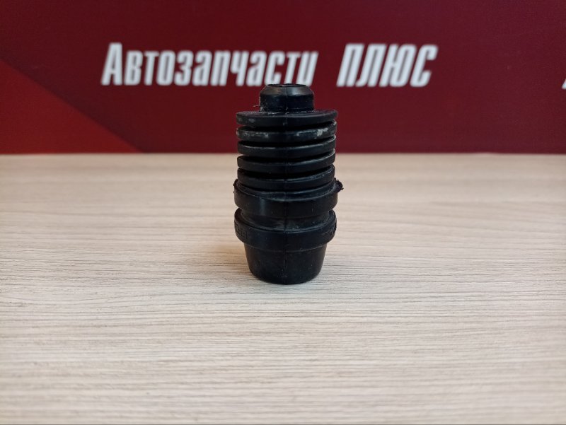 Отбойник капота