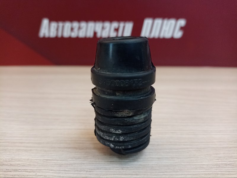 Отбойник капота