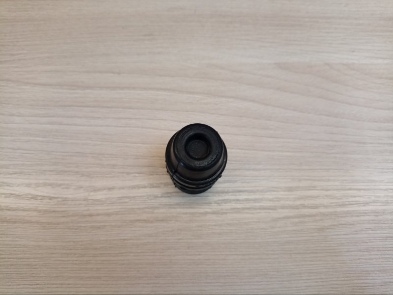 Отбойник капота