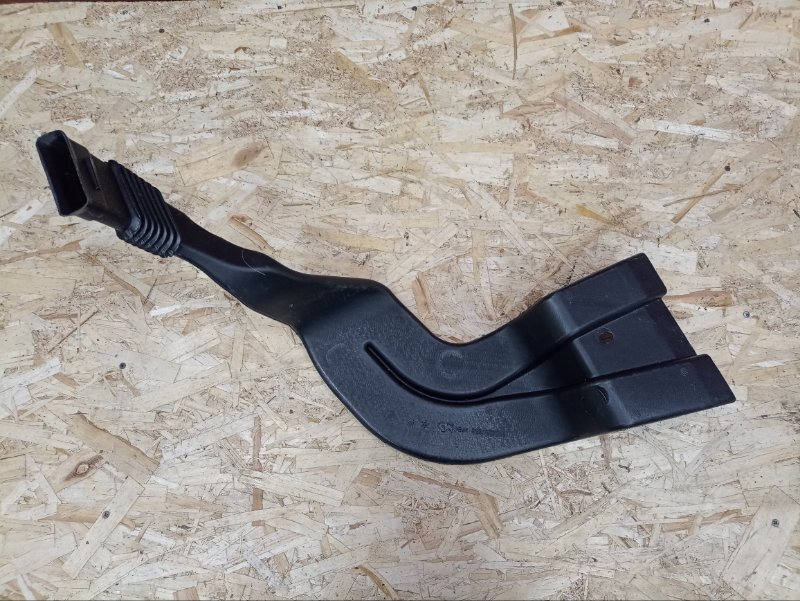 Воздуховод салона