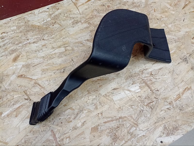 Воздуховод салона