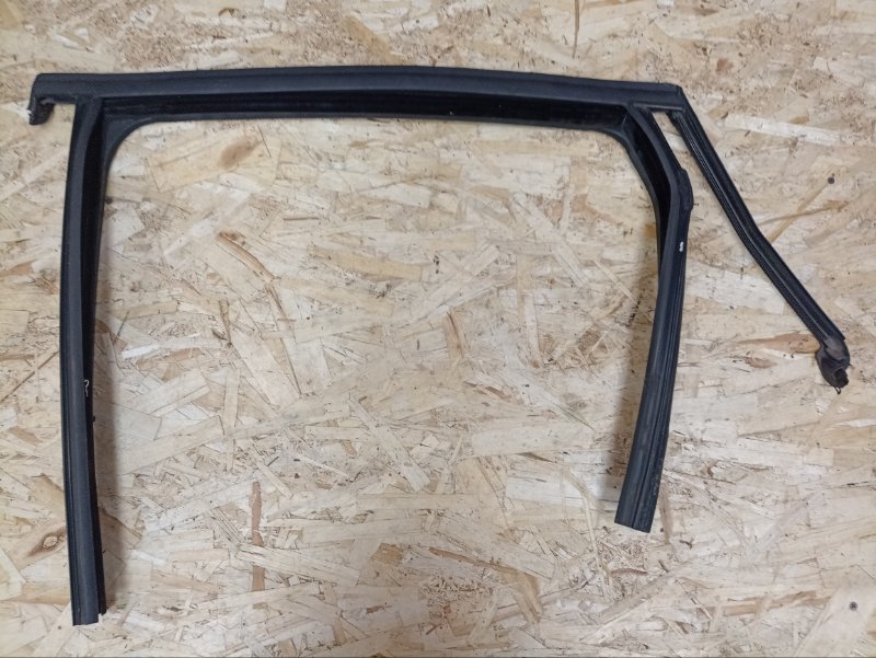 Уплотнитель рамки двери