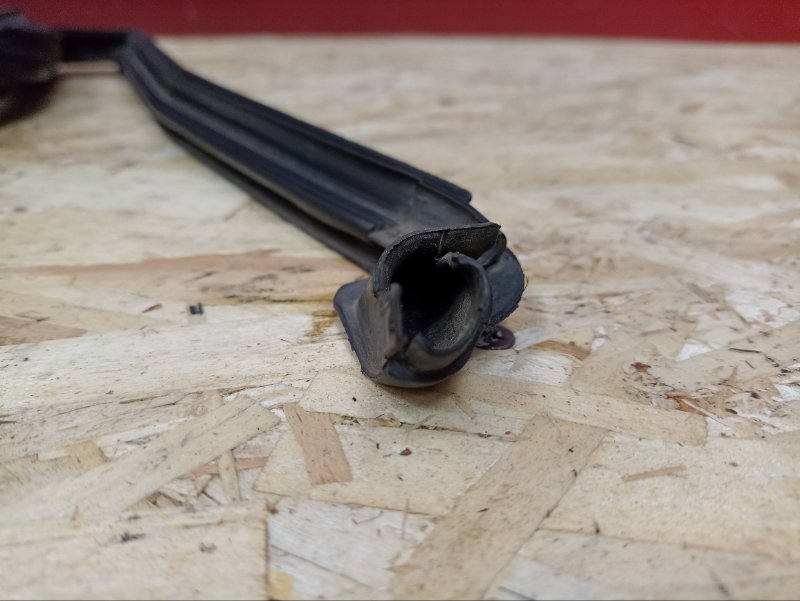 Уплотнитель рамки двери