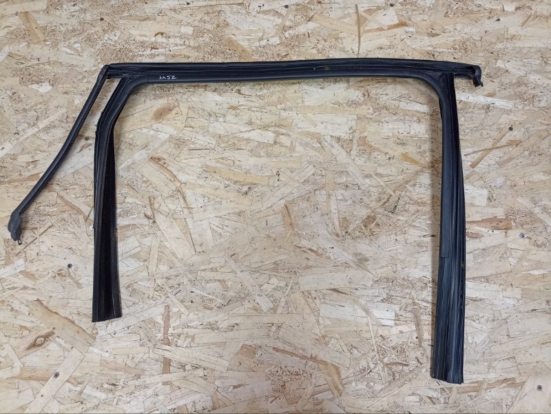 Уплотнитель рамки двери