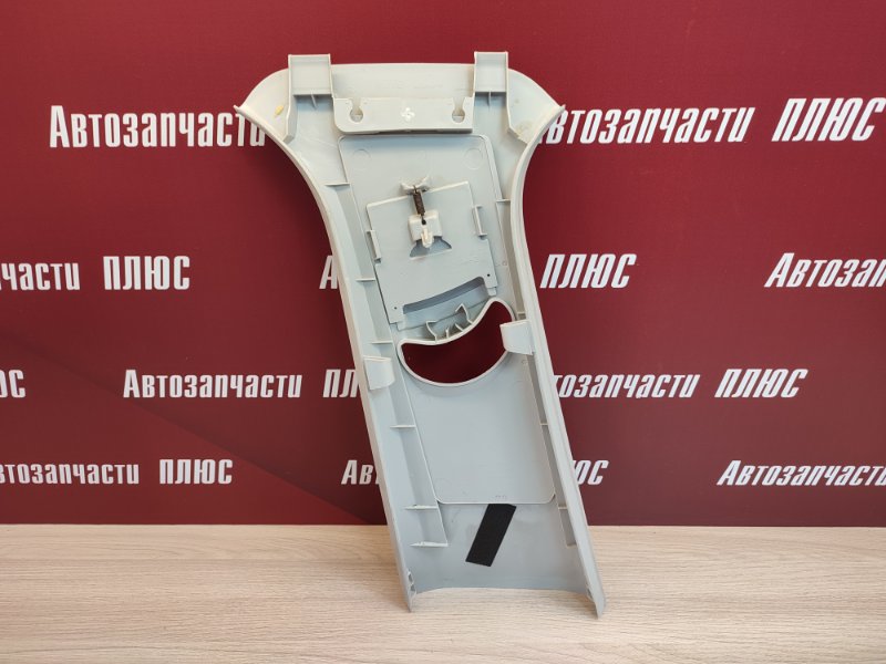 Обшивка средней стойки