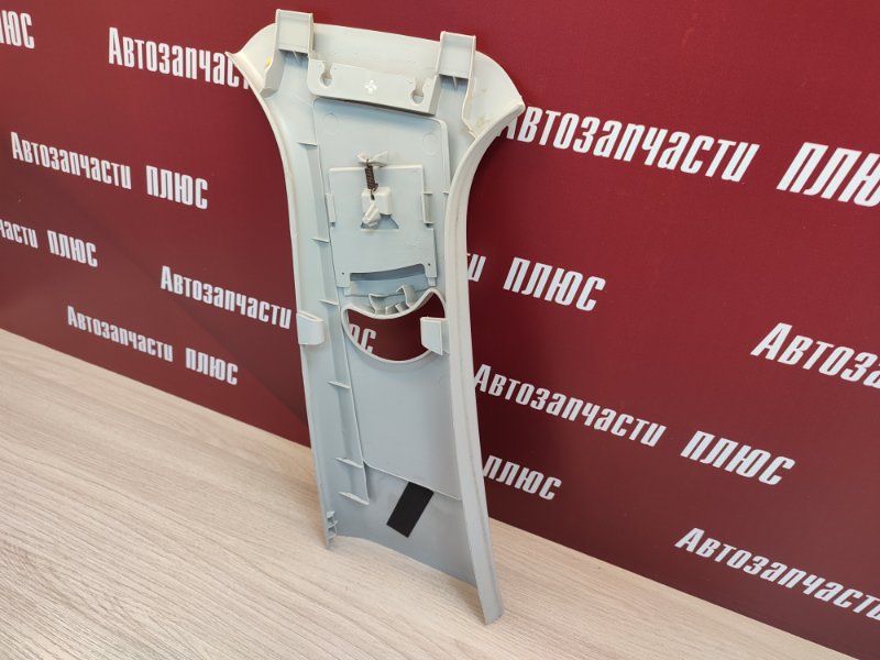 Обшивка средней стойки