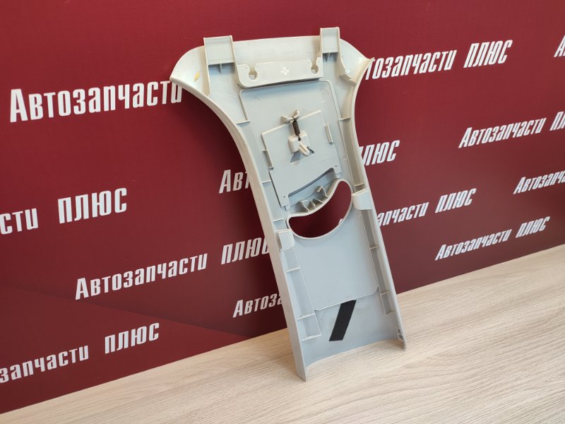 Обшивка средней стойки