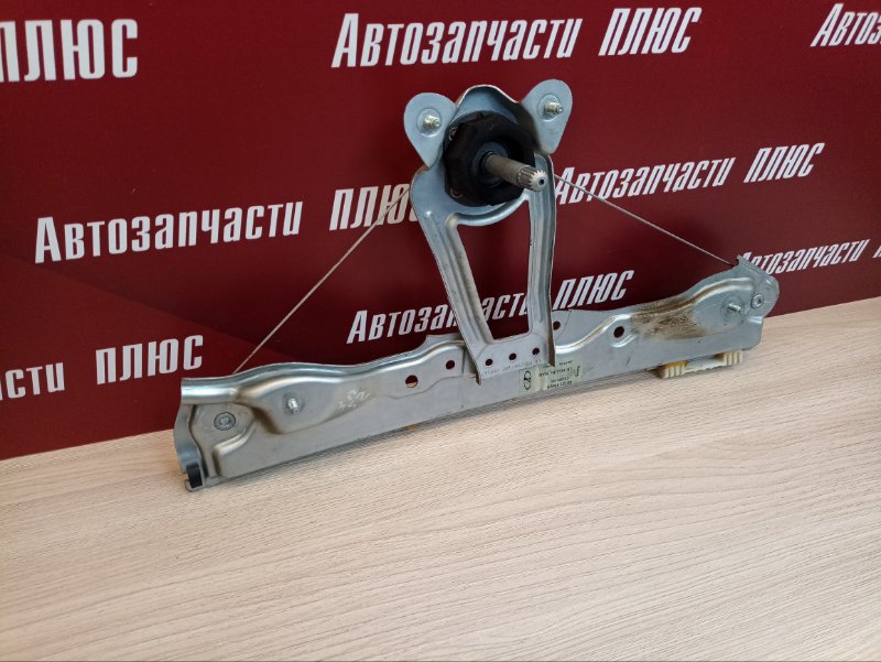 Стеклоподъемник    двери