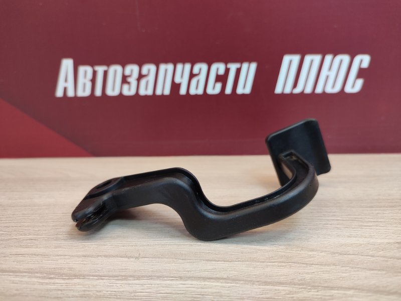 Ручка открывания капота