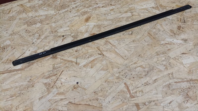 Уплотнитель стекла двери внешний